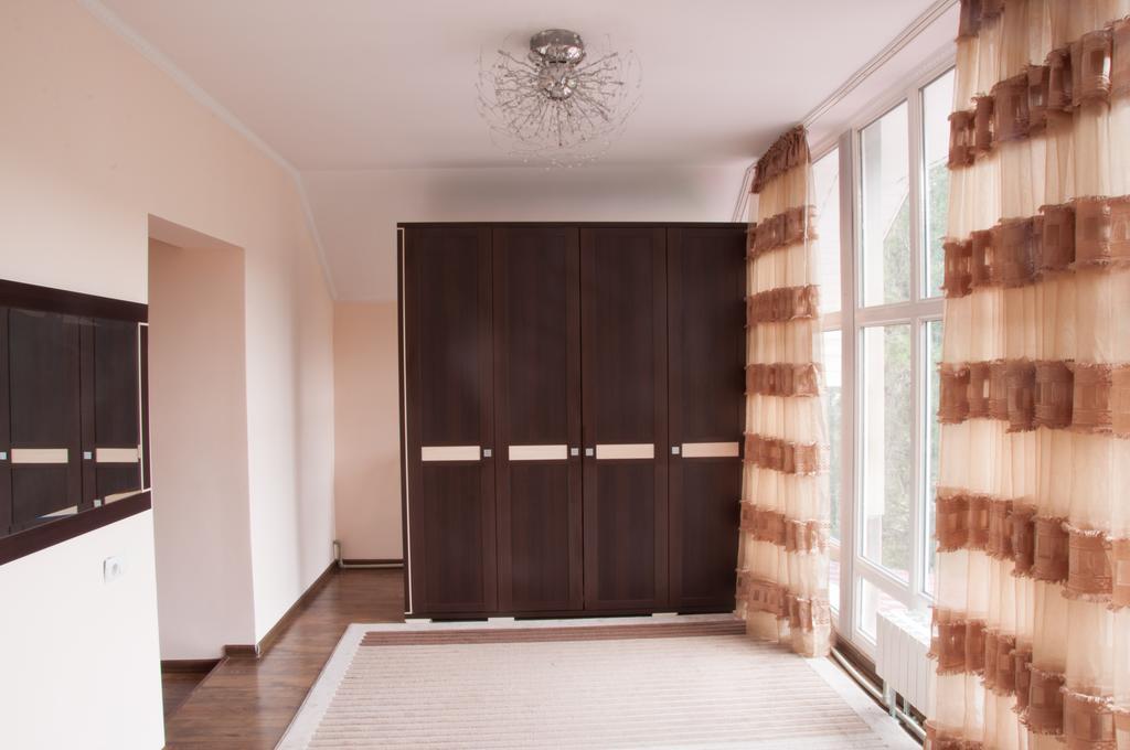 הוסטל Almaty Backpackers מראה חיצוני תמונה