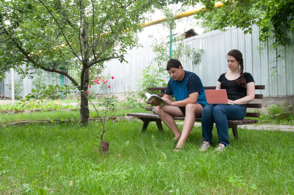 הוסטל Almaty Backpackers מראה חיצוני תמונה