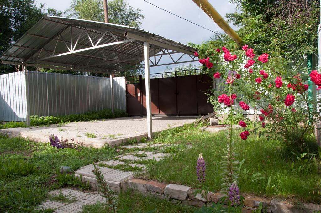 הוסטל Almaty Backpackers מראה חיצוני תמונה