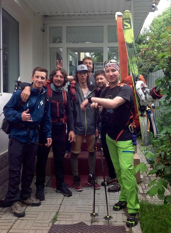 הוסטל Almaty Backpackers מראה חיצוני תמונה
