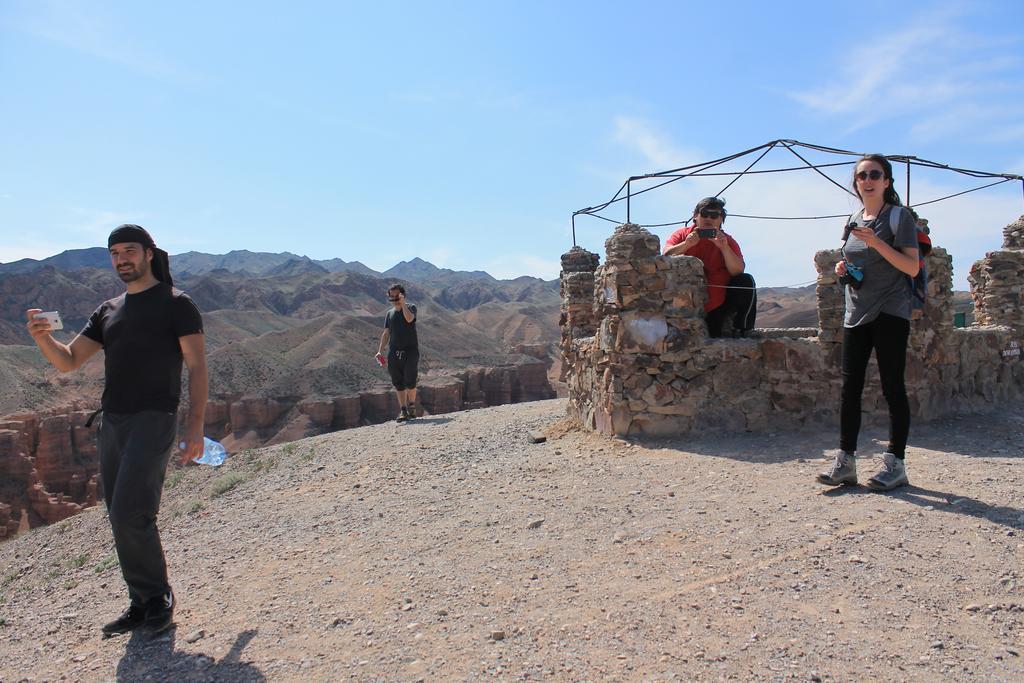 הוסטל Almaty Backpackers מראה חיצוני תמונה